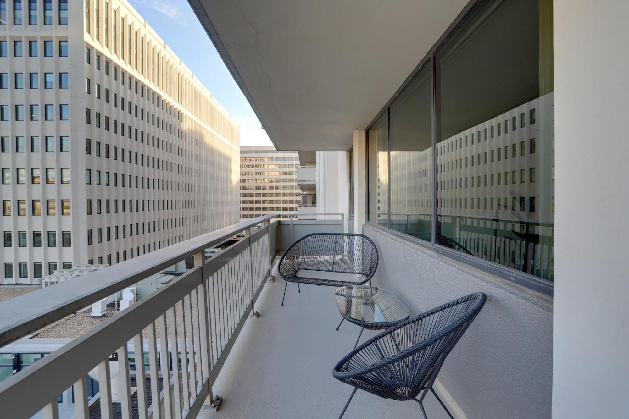 Stay With Style In This Apartment At Crystal City Arlington Exterior photo