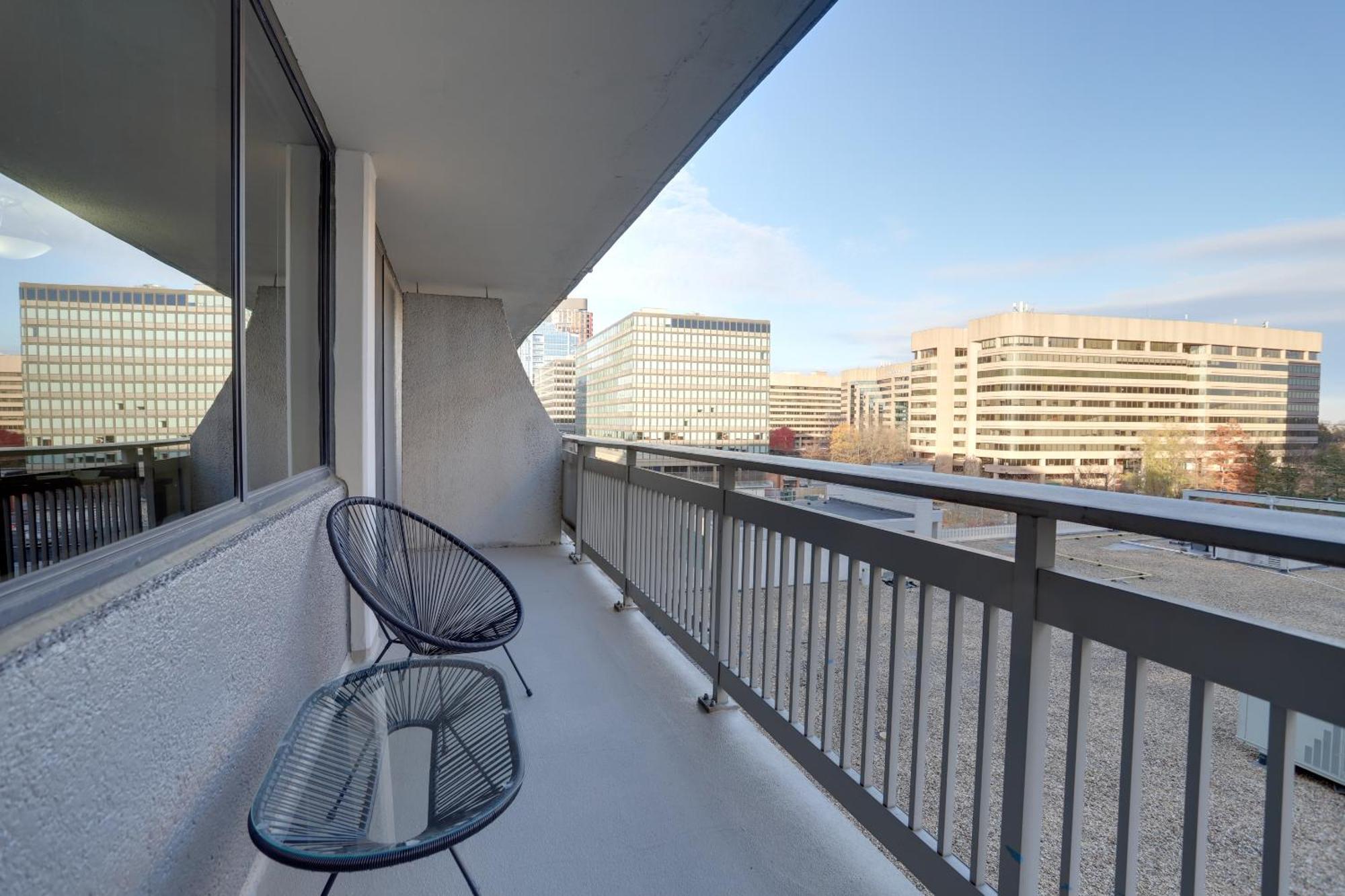 Stay With Style In This Apartment At Crystal City Arlington Exterior photo